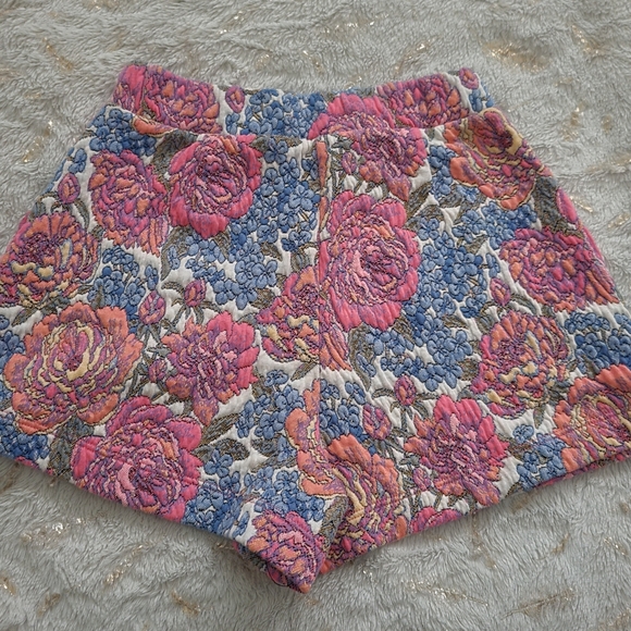 Georgeus short - Picture 2 of 3